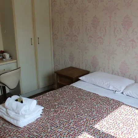 5 The לינה וארוחת בוקר